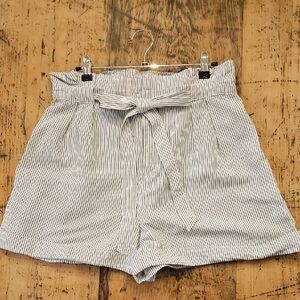CLUB MONACO Pinstripe‎ Paperbag Shorts Size 10
